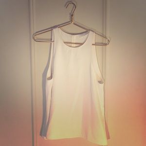 Everlane white tank